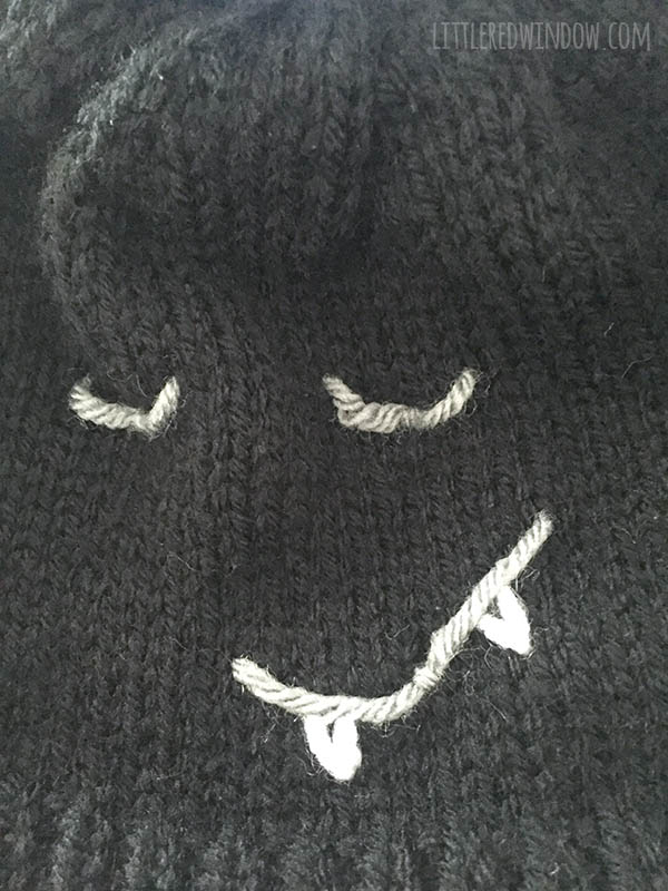 Bitty Bat Hat Knitting Pattern for newborns, babies and toddlers! | littleredwindow.com