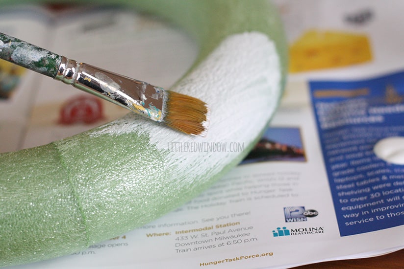 Chunky Yarn Christmas Wreath | littleredwindow.com