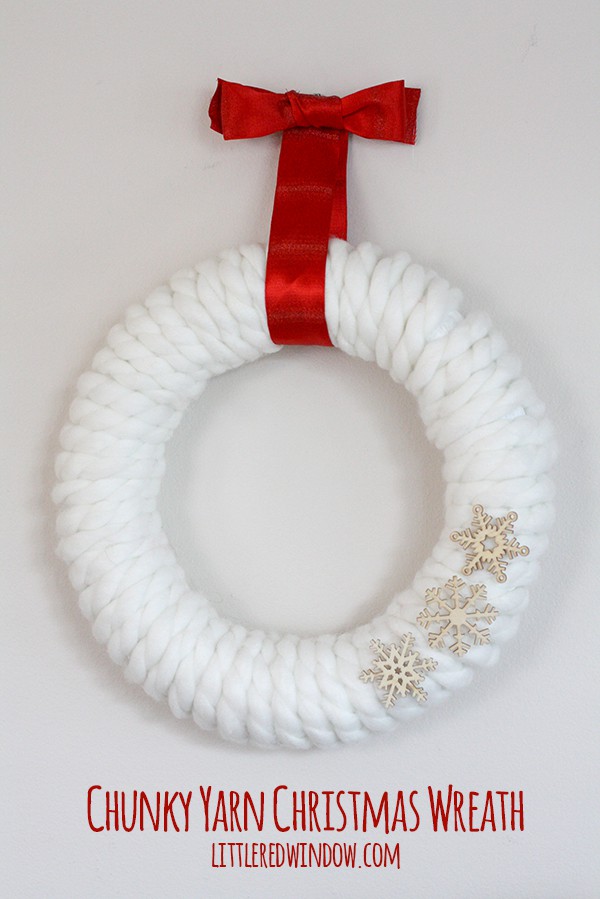 Chunky Yarn Christmas Wreath | littleredwindow.com
