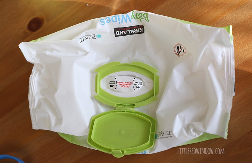 My baby LOVES this cute DIY tag blanket, it even makes a crinkly sound! | littleredwindow.com