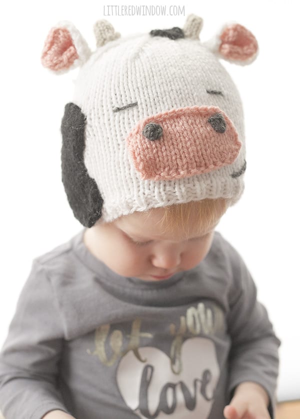 Cute and Cuddly Cow Hat Knitting Pattern for babies and toddlers! | littleredwindow.com