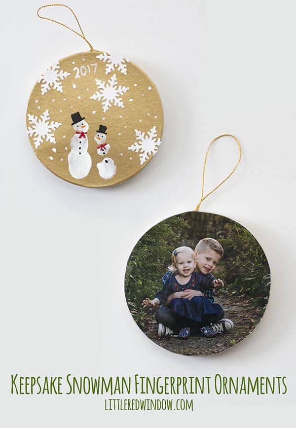 DIY Keepsake Snowman Fingerprint Ornaments, these adorable ornaments are quick and easy to make and they make great Christmas gifts!