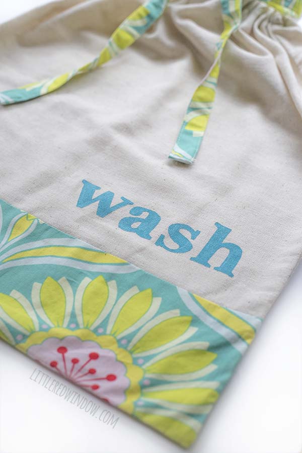 Sew a DIY Drawstring Travel Laundry Bag, and keep your suitcase organized (and cute)!