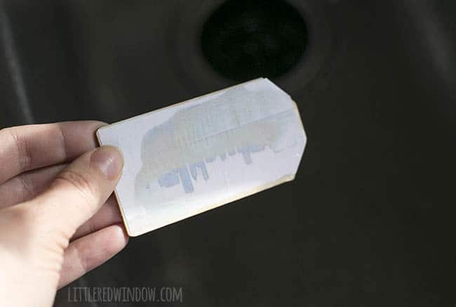 Photo Art DIY Luggage Tags, make your own personalized luggage tags and learn how to transfer your pictures to wood! | littleredwindow.com