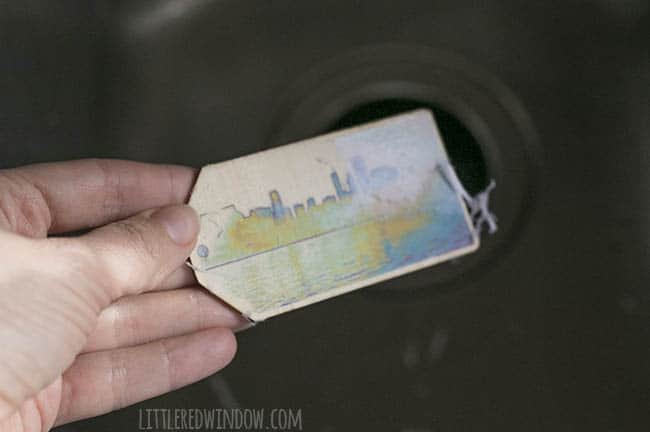 Photo Art DIY Luggage Tags, make your own personalized luggage tags and learn how to transfer your pictures to wood! | littleredwindow.com