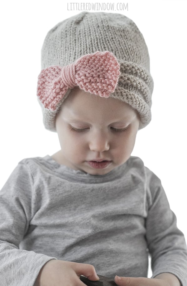 Gathered Bow Hat Knitting Pattern for newborns, babies and toddlers! | littleredwindow.com