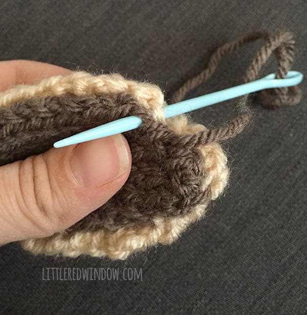 Jolly Giraffe Hat Knitting Pattern for babies and toddlers! | littleredwindow.com