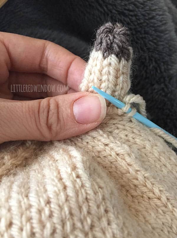 Jolly Giraffe Hat Knitting Pattern for babies and toddlers! | littleredwindow.com