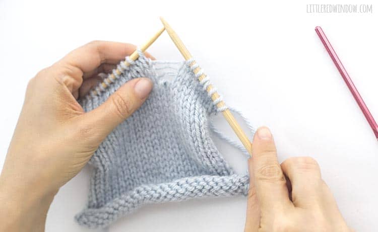 This is what a dropped knit stitch looks like!