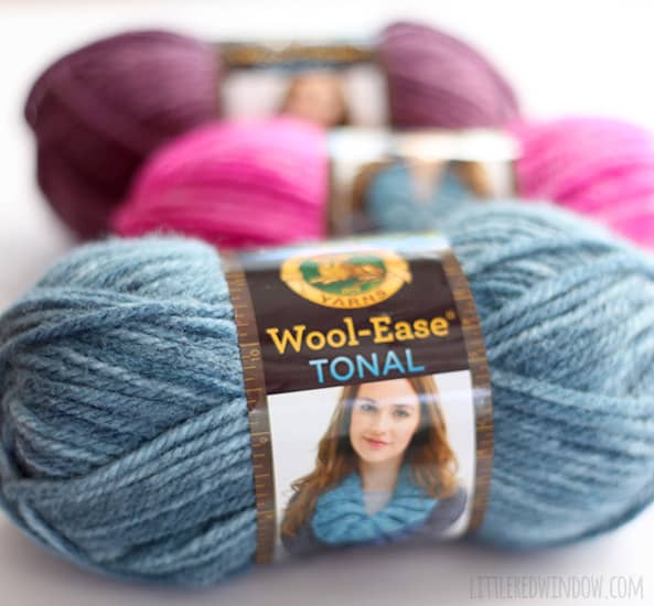 The Do-Gooder Hat free knitting pattern for donations! A great simple and quick pattern to make hats to donate to your favorite charity! | littleredwindow.com