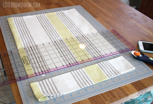 1 Hr. Tea Towel Tote Bag Tutorial | littleredwindow.com | Awesome tutorial to make a simple tote bag from tea towels in under and hour!