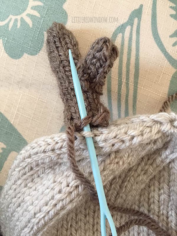 Free Tiny Reindeer Hat Knitting Pattern, perfect for Christmas! | littleredwindow.com